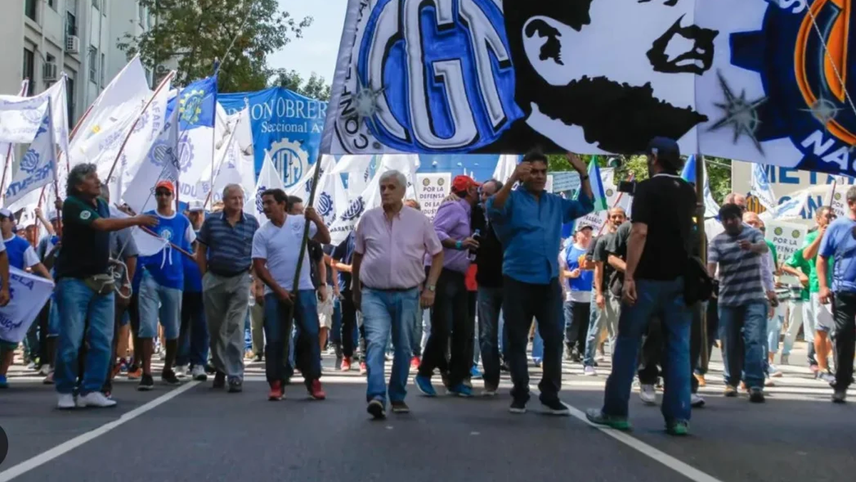 La Justicia habilitó la feria para tratar el amparo de la CGT contra el