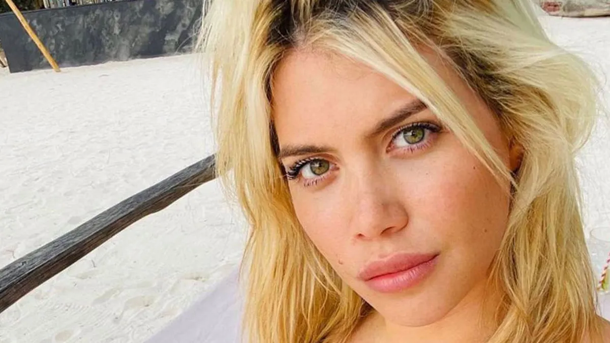 Las Fotos De Wanda Nara Paseando En Un Yate En Micro Bikini Que Paralizaron La Red