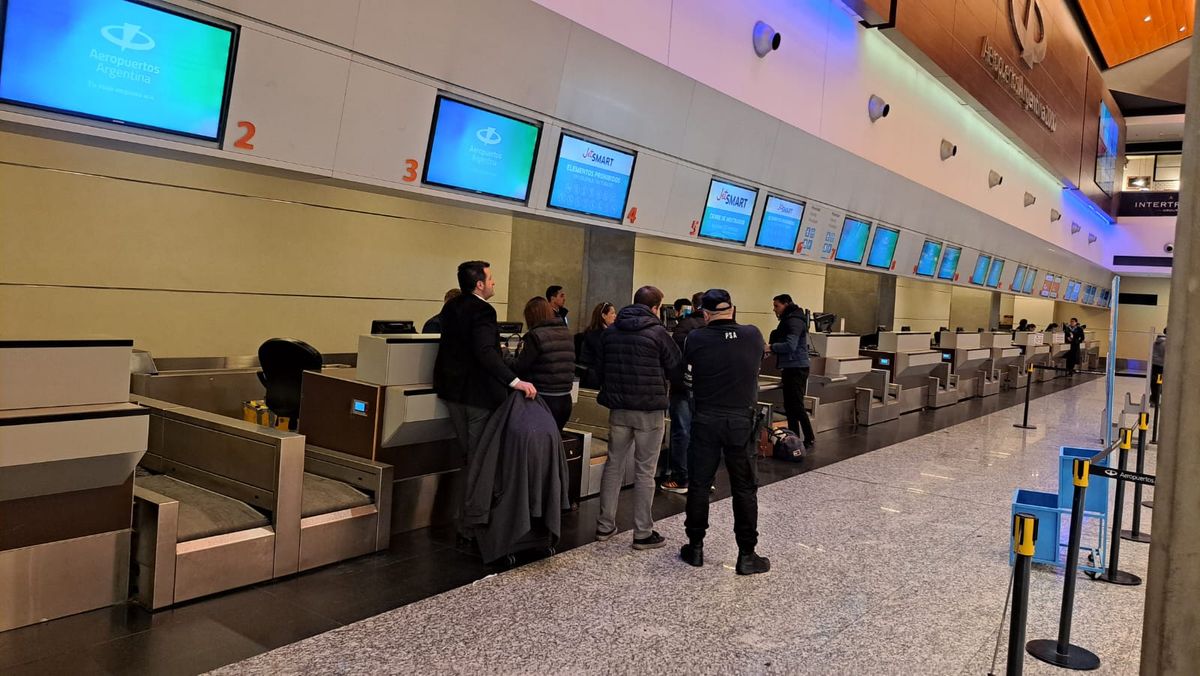 Comenzó un nuevo paro de pilotos en Aerolíneas Argentinas con