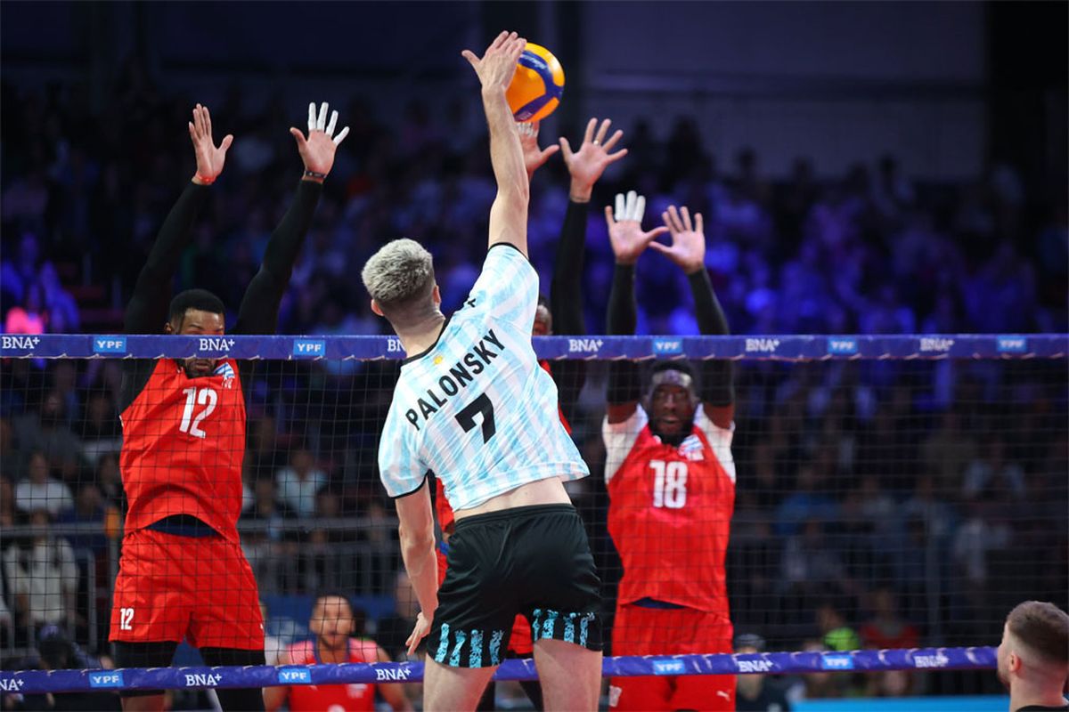 La Selección argentina de vóleibol no tuvo una buena noche ante Cuba