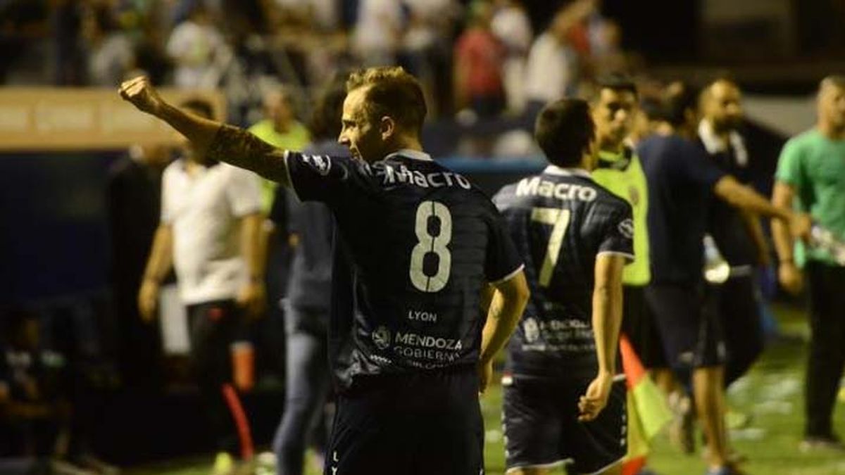 Festejo A Medias En El Parque La Lepra Sali Del Fondo Pero