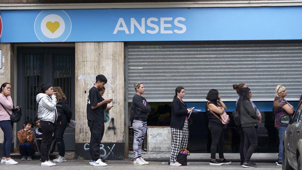 Calendario de pagos ANSES quiénes cobran hoy martes 12 de noviembre