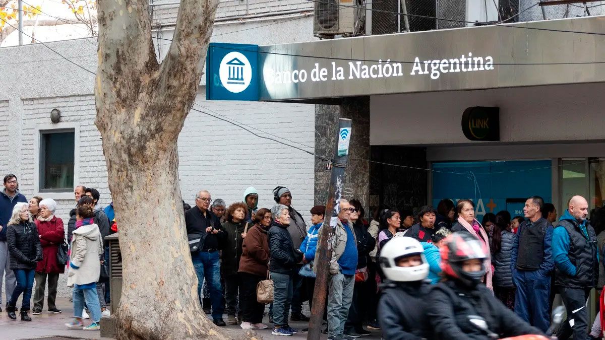 Los Jubilados De Anses Que Cobran En Banco Naci N Pueden Obtener Un