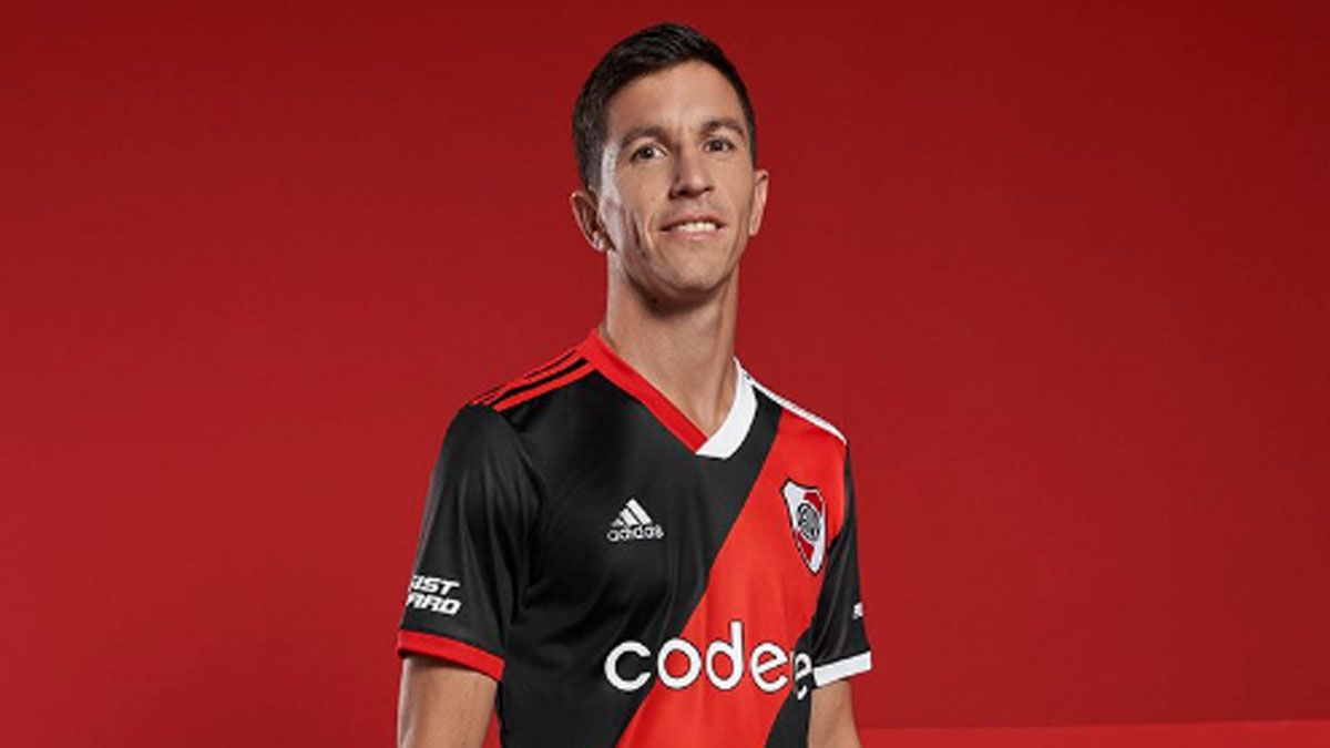 River lanzó su nueva camiseta cuánto vale y como comprarla