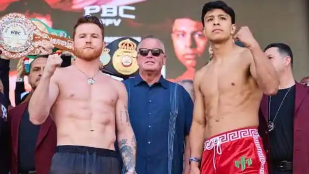 Canelo Álvarez expone en Las Vegas las coronas mundiales frente a su