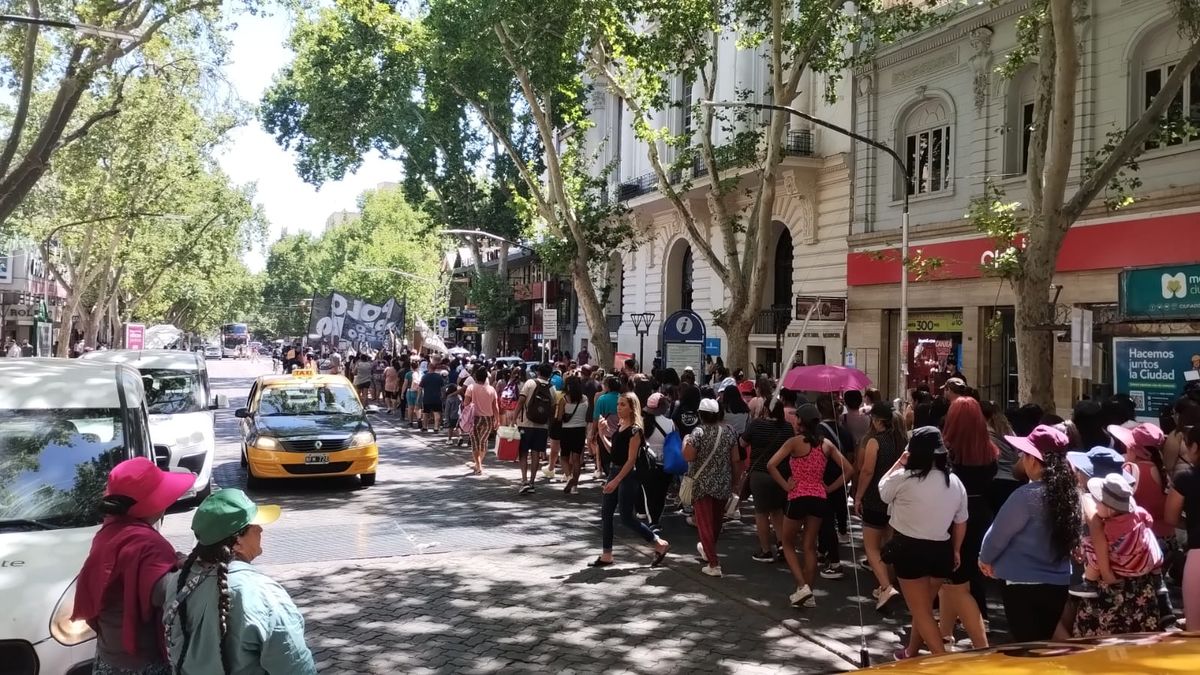 Militantes Del Polo Obrero Marcharon Por El Centro En Reclamo De Un