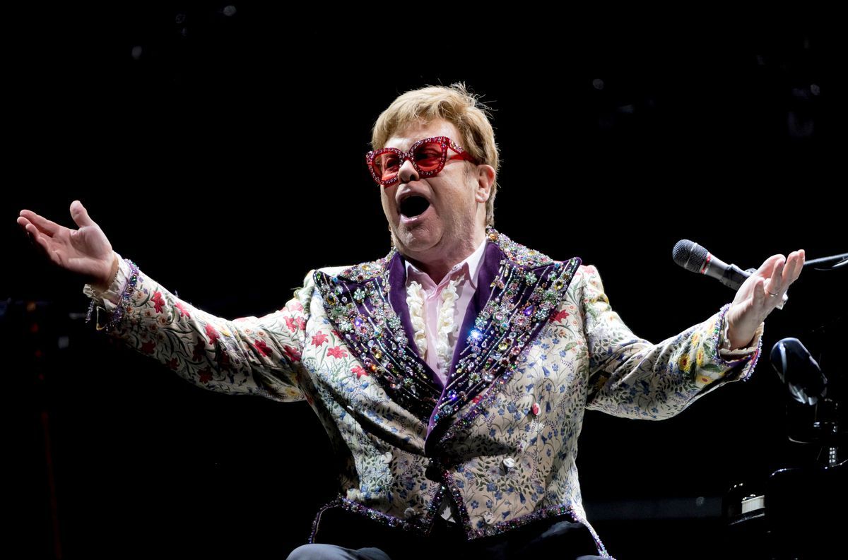 Elton John dará un último concierto y podrá verse en vivo