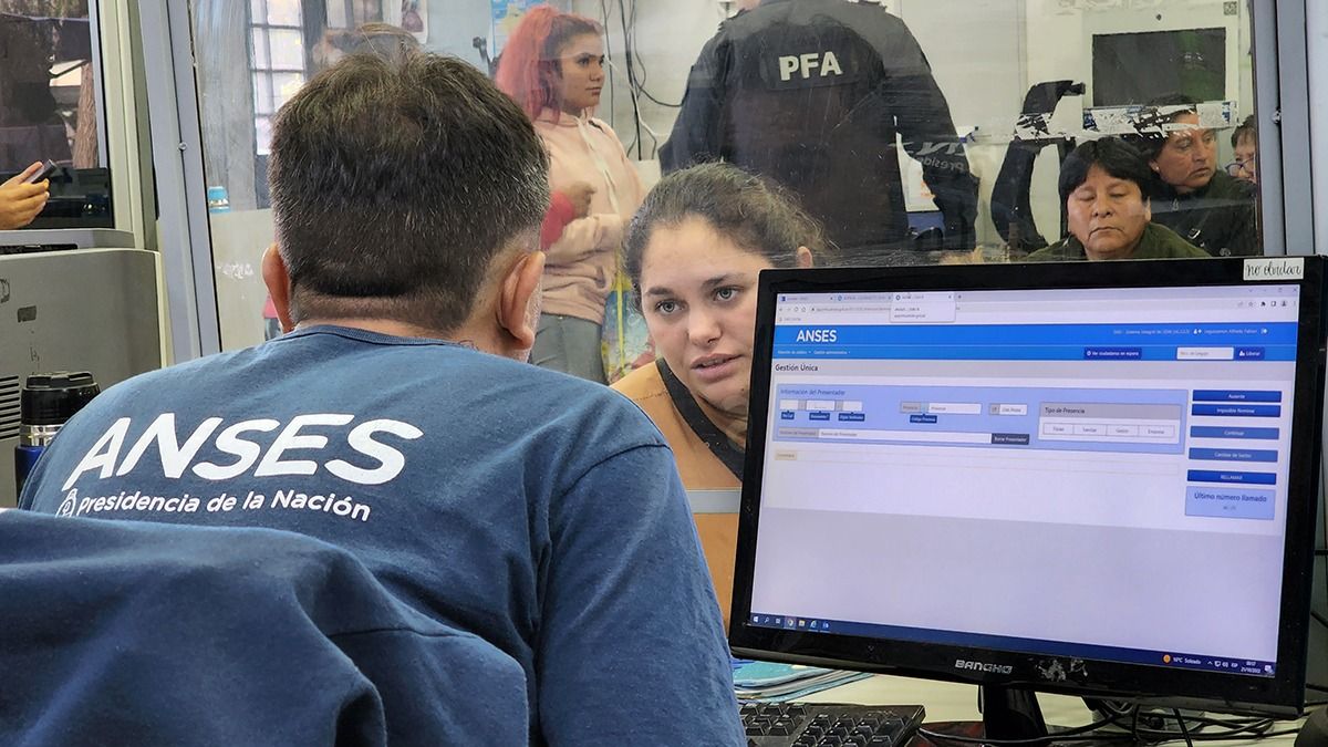 ANSES quiénes cobran este martes 13 de diciembre 2022