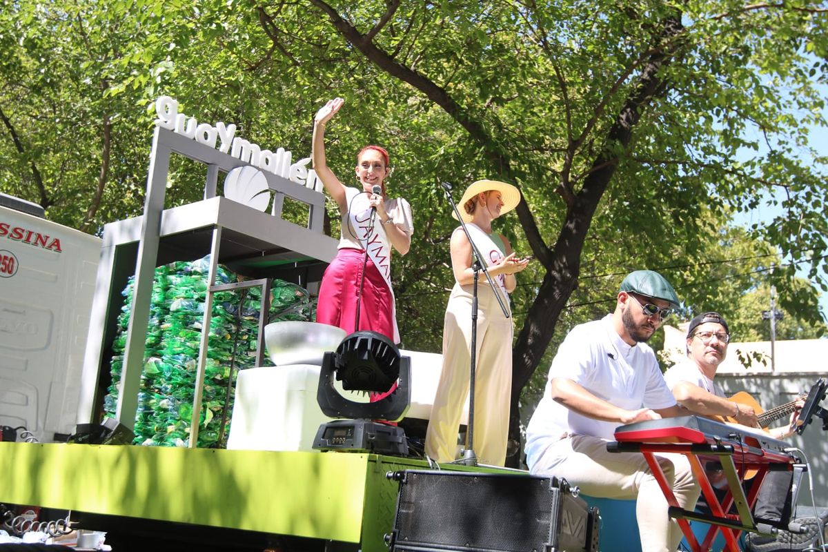 Vendimia 2023 El Carrusel inundó las calles de Mendoza con color y música