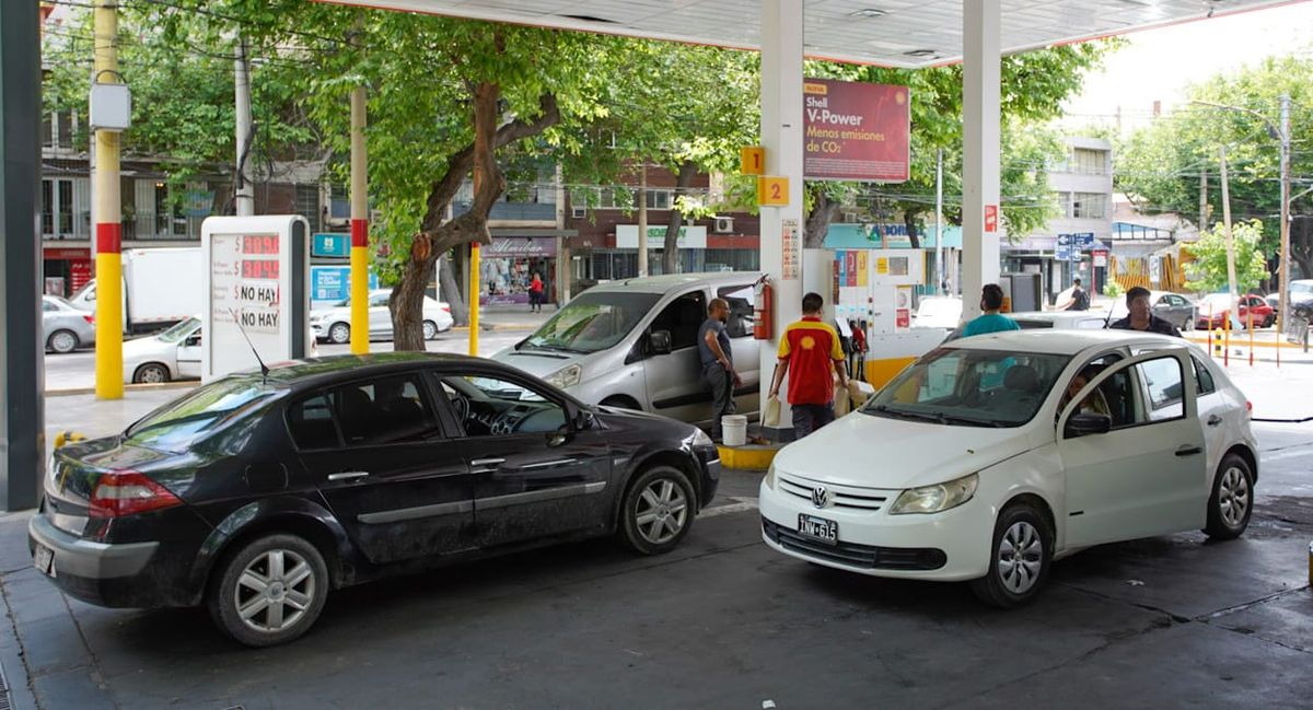 Sigue El Faltante De Combustibles En Mendoza Y Hay Largas Filas En Las