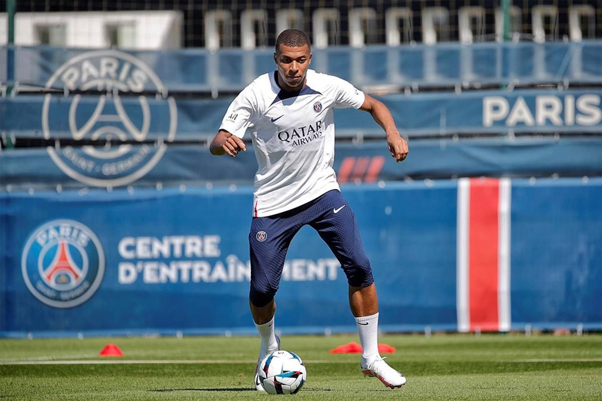 Kylian Mbapp Y Las Peticiones Para No Marcharse Del Psg