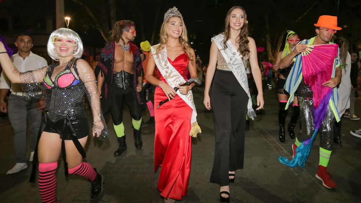 Agostina Saua La Reina Nacional De La Vendimia Fue Recibida En El