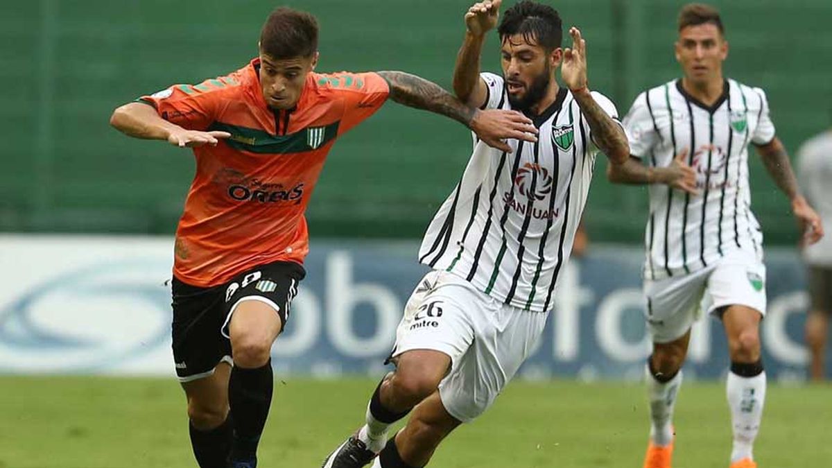 Con Hernán Crespo en el banco Banfield no pasó del empate ante San