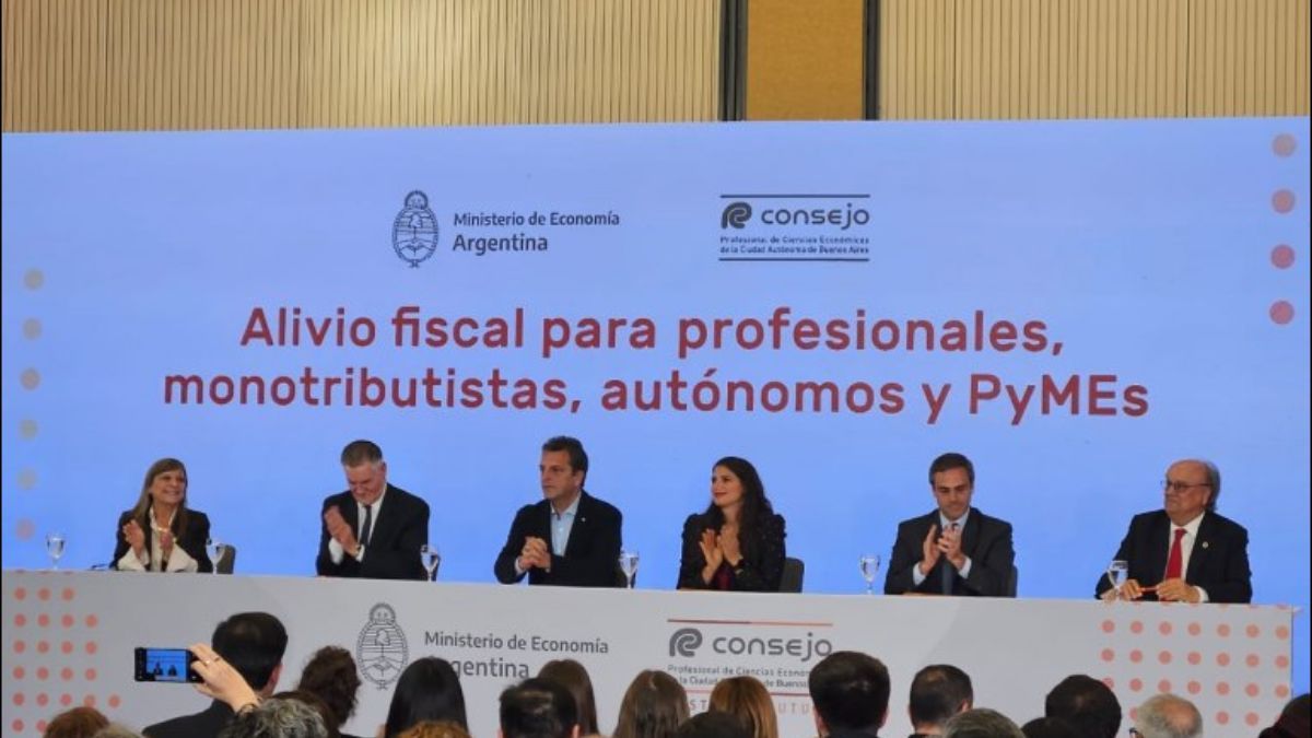 Sergio Massa Anunci Beneficios Para Los Monotributistas Aut Nomos Y Pymes