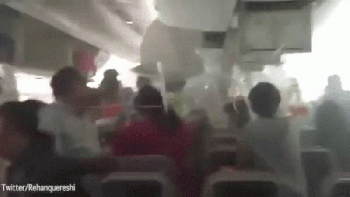 Así se vivió el caos en el avión de Emirates antes de explotar en Dubai