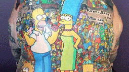 Ingresó al Récord Guinness porque se tatuó a 204 personajes de Los Simpsons