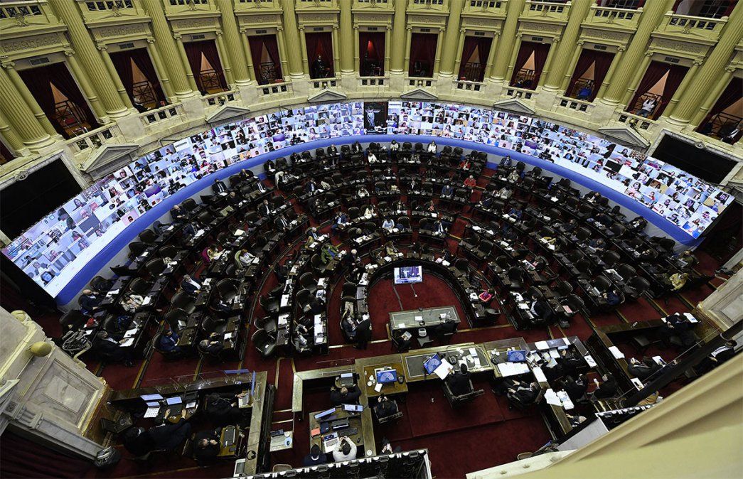 Diputados aprobaron en maratónica y polémica sesión las modificaciones a la Ley de Pesca.