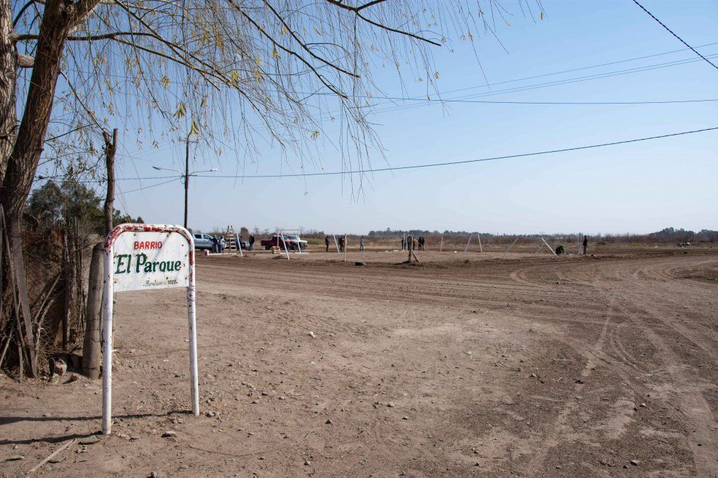 Fundación Grupo América y la Municipalidad de Alvear comenzaron con la construcción del salón de usos múltiples del barrio El Parque, cercano al río Atuel.