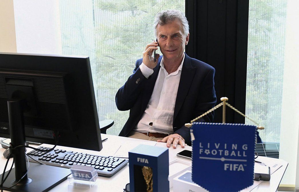 Mauricio Macri, en su nuevo cargo de FIFA. Cornejo afirmó que perdió las elecciones por la economía y