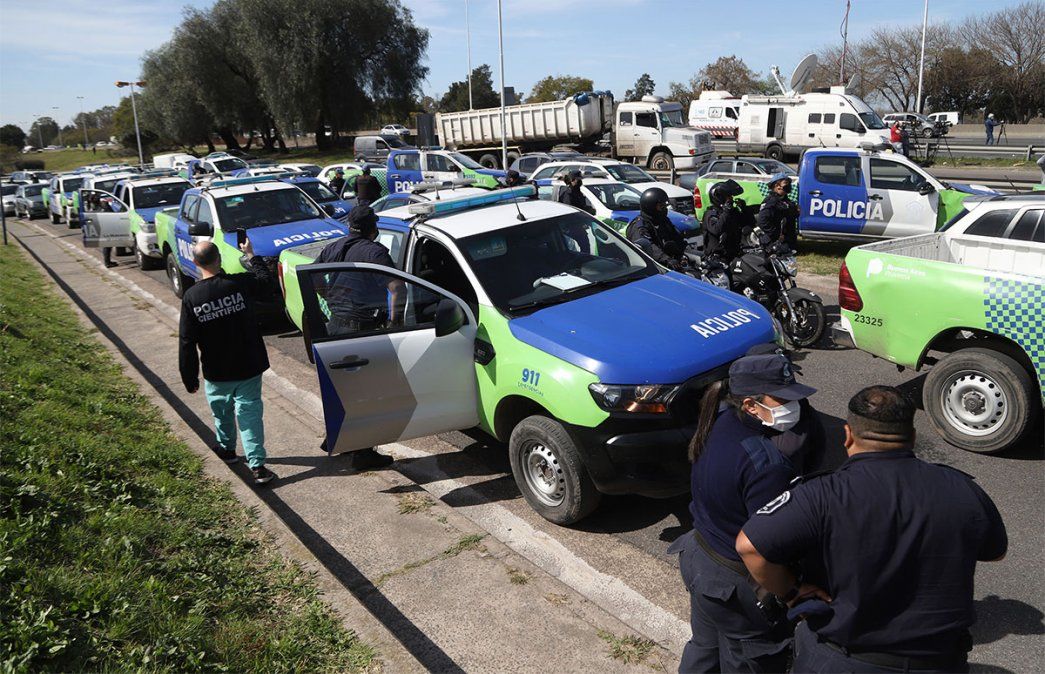 Caravanazo de la policía bonaerense en reclamo salarial. Foto: NA.