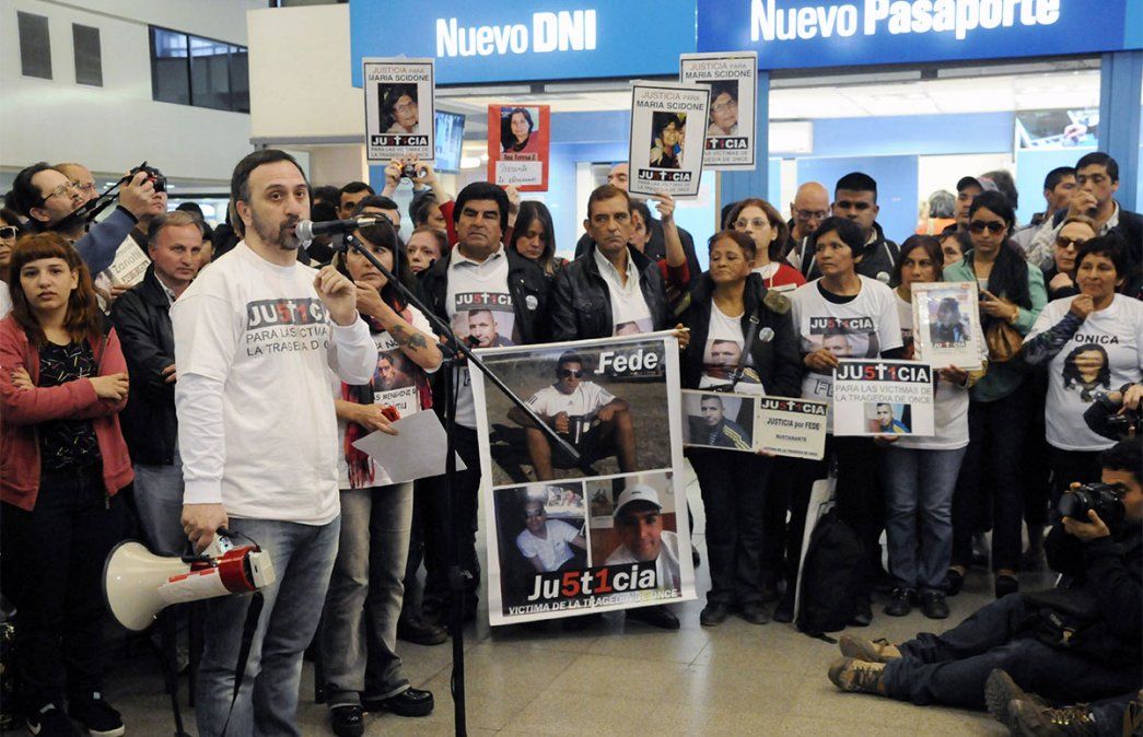 En febrero se cumplieron ocho años de la Tragedia de Once, ocurrida en 2012. Familiares de las víctimas todos los años reclaman justicia. Foto: NA.