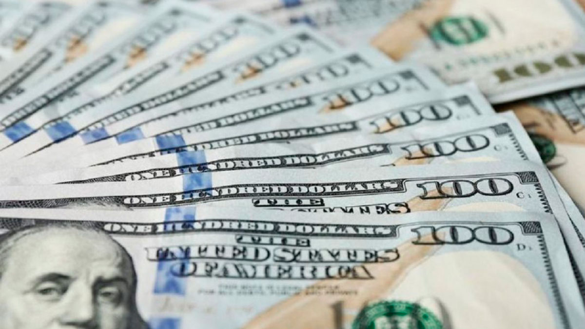 El dólar blue cotiza a $141 este martes.