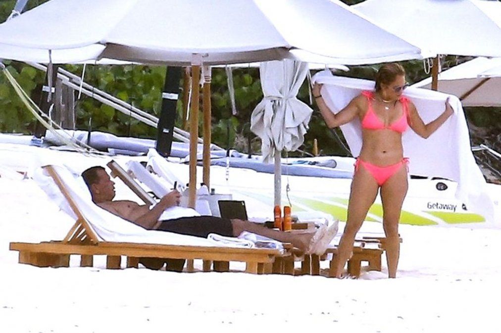 Jennifer López, las fotos en bikini y sin photoshop de JLo que encendieron las Islas Turcas