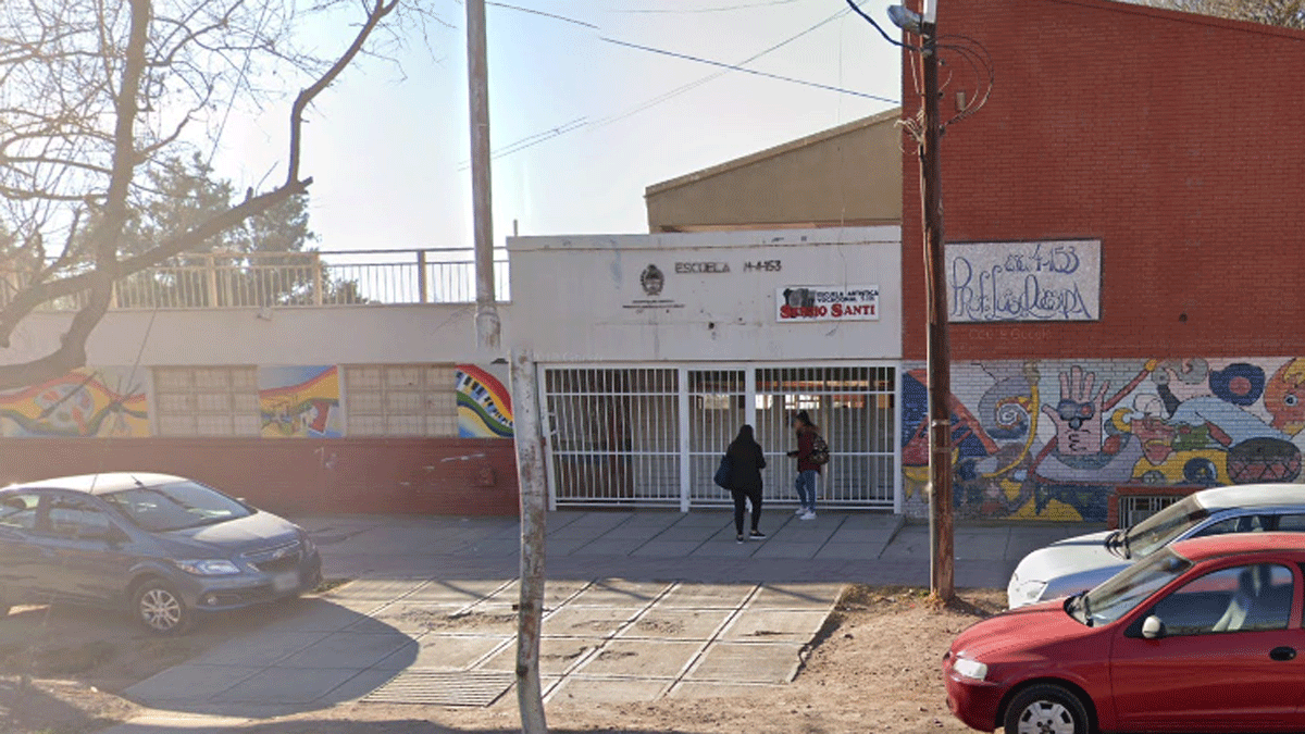 La inseguridad en Mendoza mostró en la mañana de este miércoles una cara feroz para dos celadoras de la escuela Luis Quesada