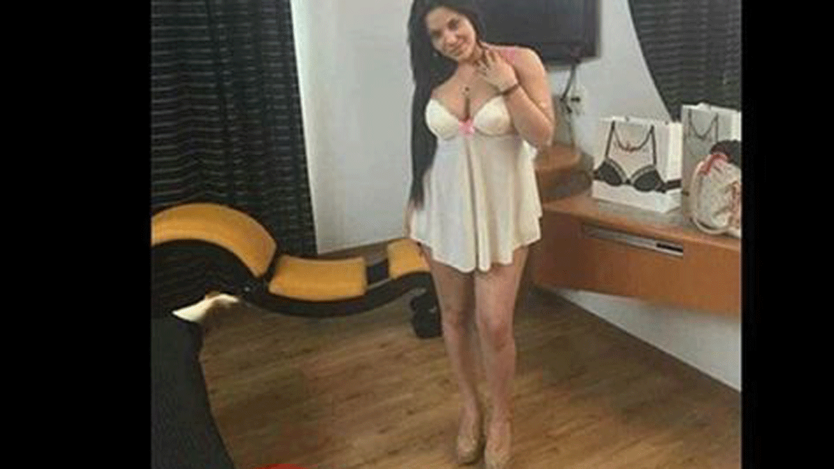 Le envió una foto a su novio pero un detalle delató que era infiel