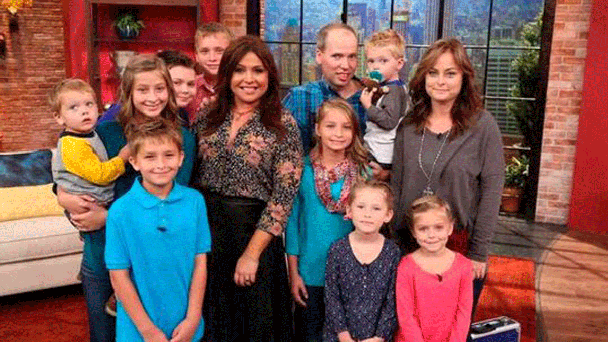 Por la muerte de su mejor amiga se hizo cargo de sus 6 hijos