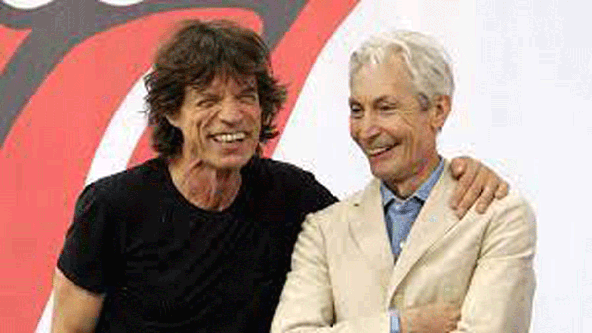 El día que Charlie Watts le dio una piña a Mick Jagger