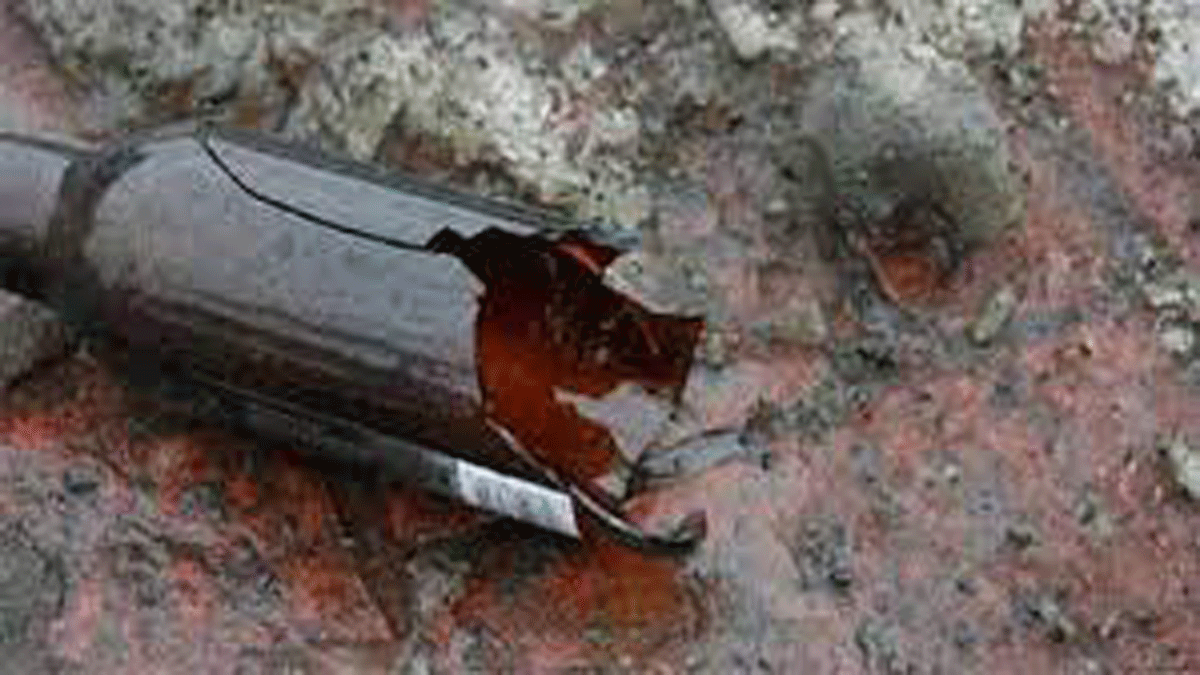 Quedó nocaut. Un ladrón entró a robar y lo noquearon de un botellazo.