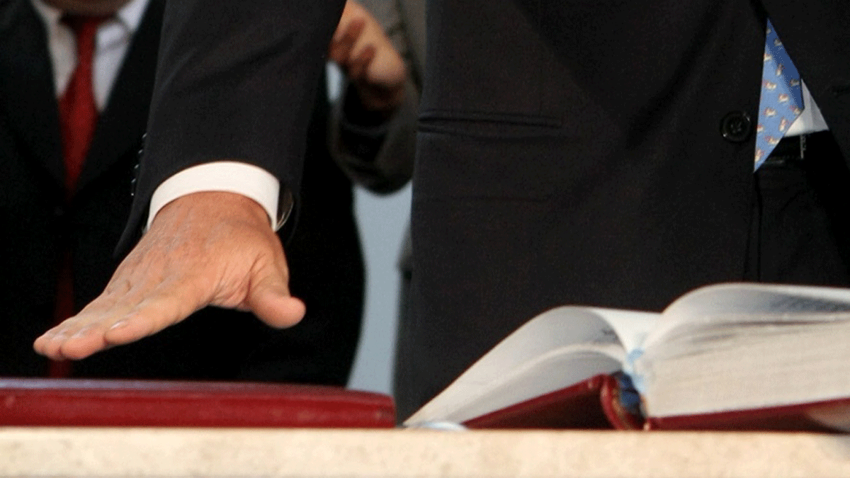 Hitoria de perseverancia. Se recibió de abogado a los 83 años.