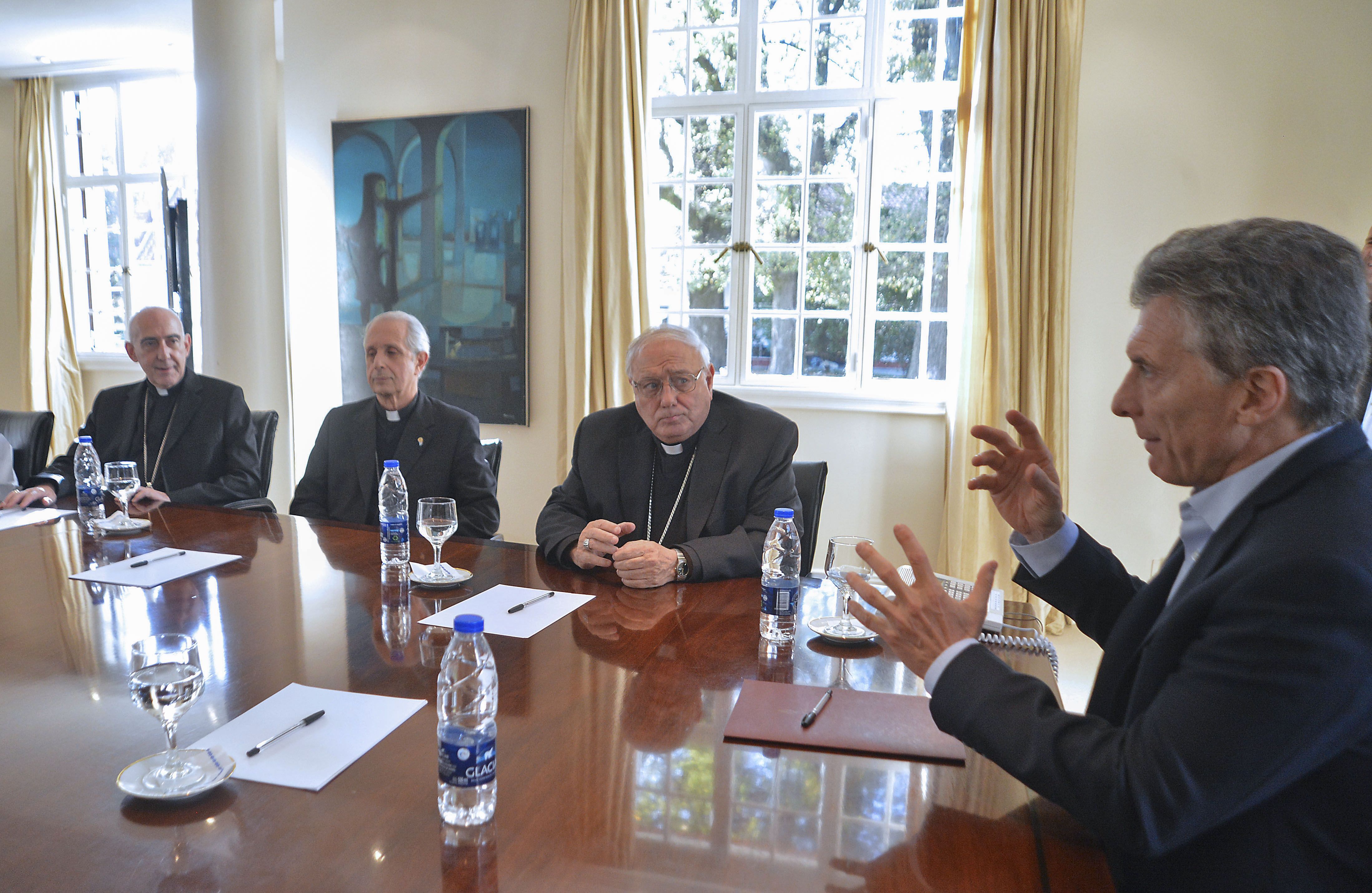 Encuentro. El presidente escuchó a los representantes de la Iglesia Católica, que pidieron por la unión nacional.