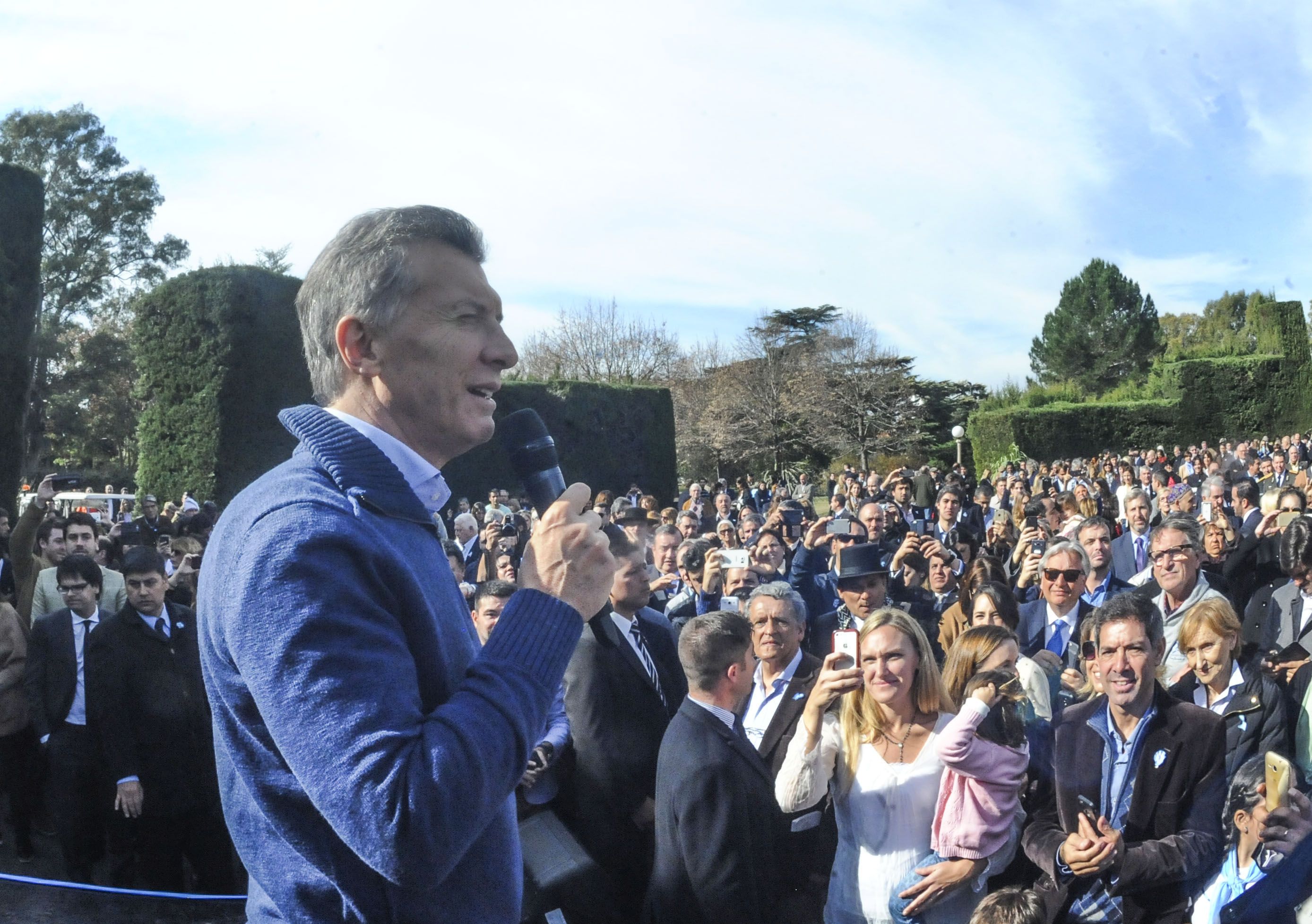 El presidente Maurcio Macri conmemoró el 25 de mayo con un locro en la Quinta e Olivos.&nbsp;