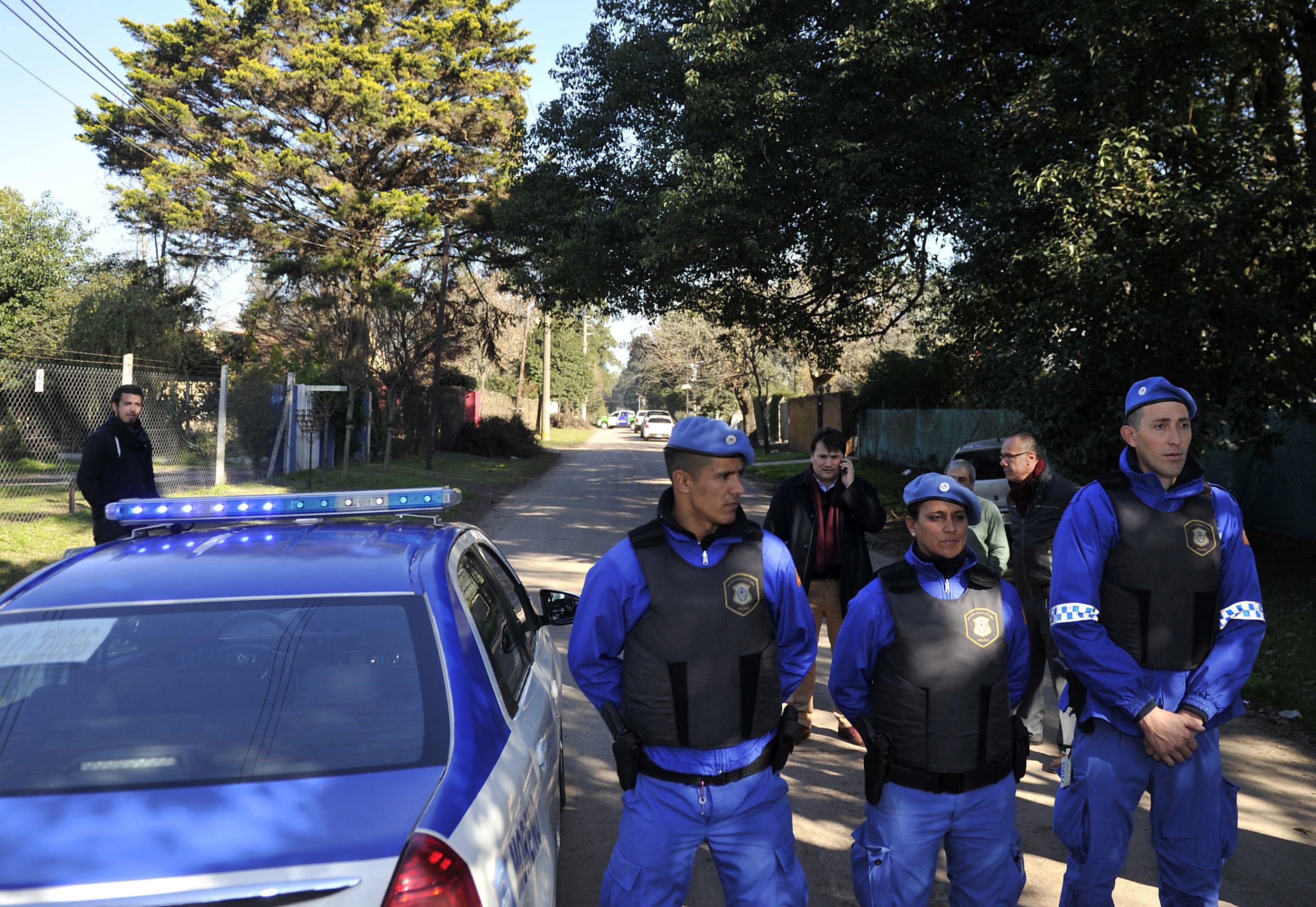 Los policías realizaron varios procedimientos en el convento de General Rodríguez.