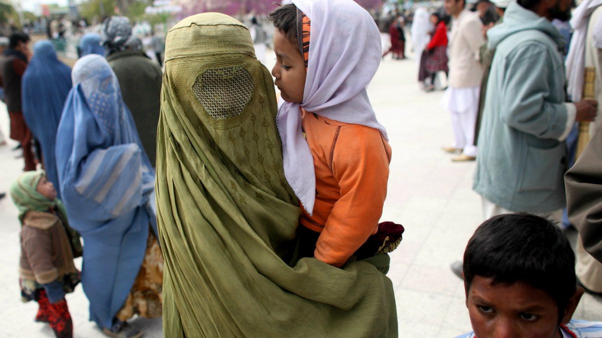 Integración. Alemania quiere regular el uso de vestimentas que ocultan el rostro de las mujeres musulmanas.