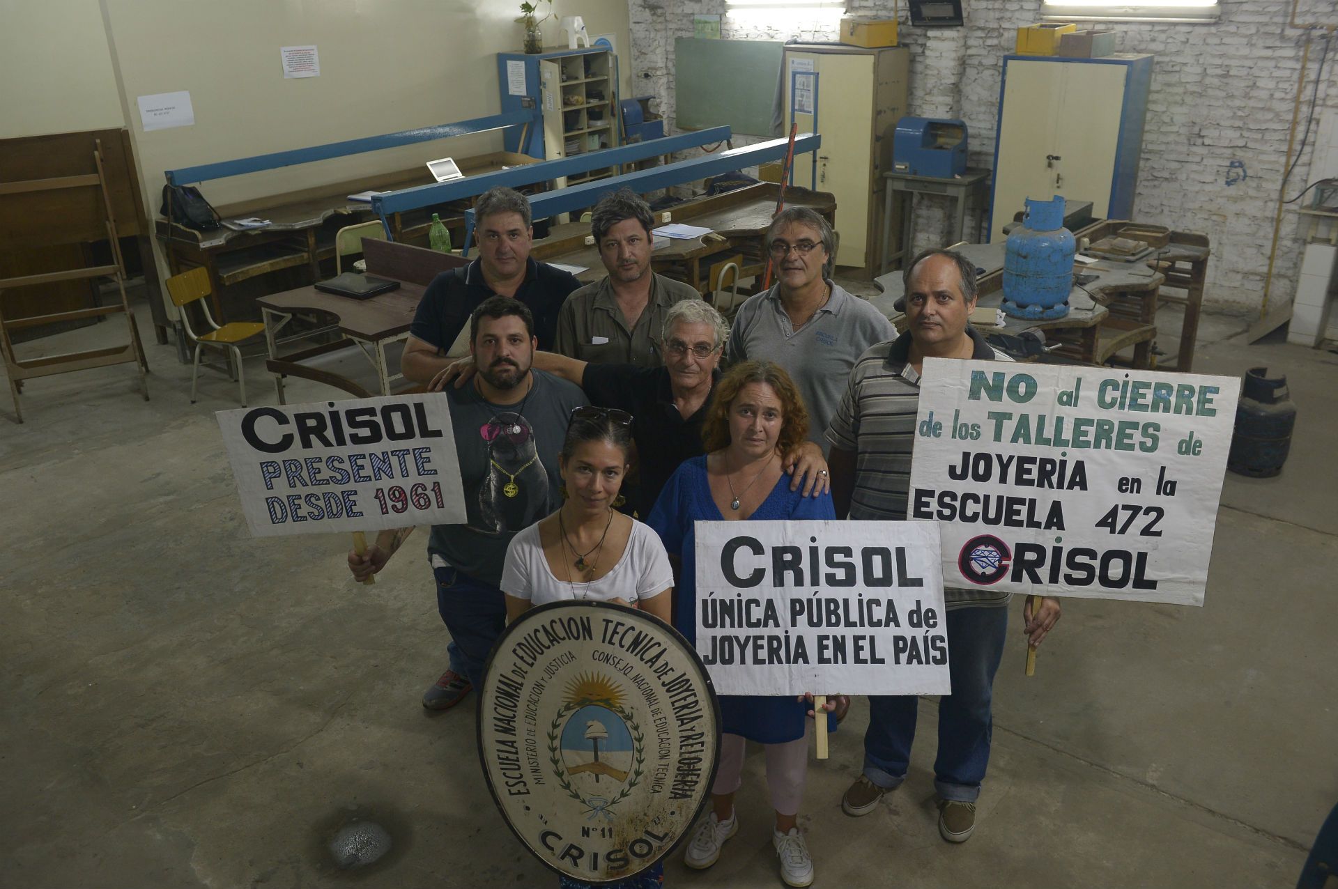 En lucha. El plantel docente de la Escuela Crisol denuncia constantes ajustes, falta de materiales, cargos que no se cubren y el temor a desaparecer.