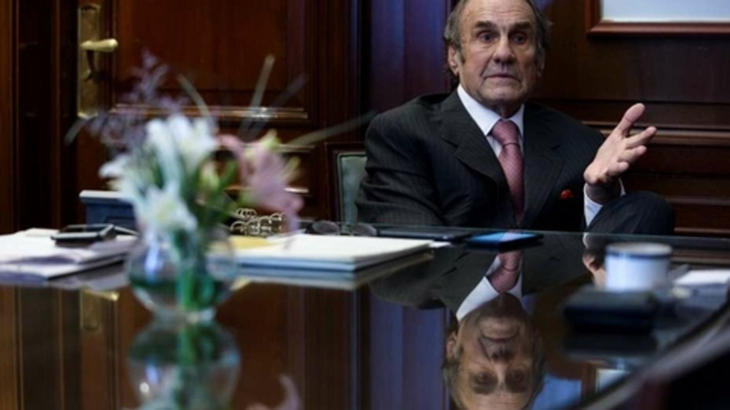 El presidente tiene que tener colaboradores que den más la cara.