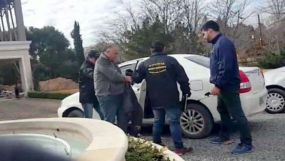 Antes de ser detenido, Castillo disparó contra los efectivos policiales e hirió a uno de ellos en un ojo.
