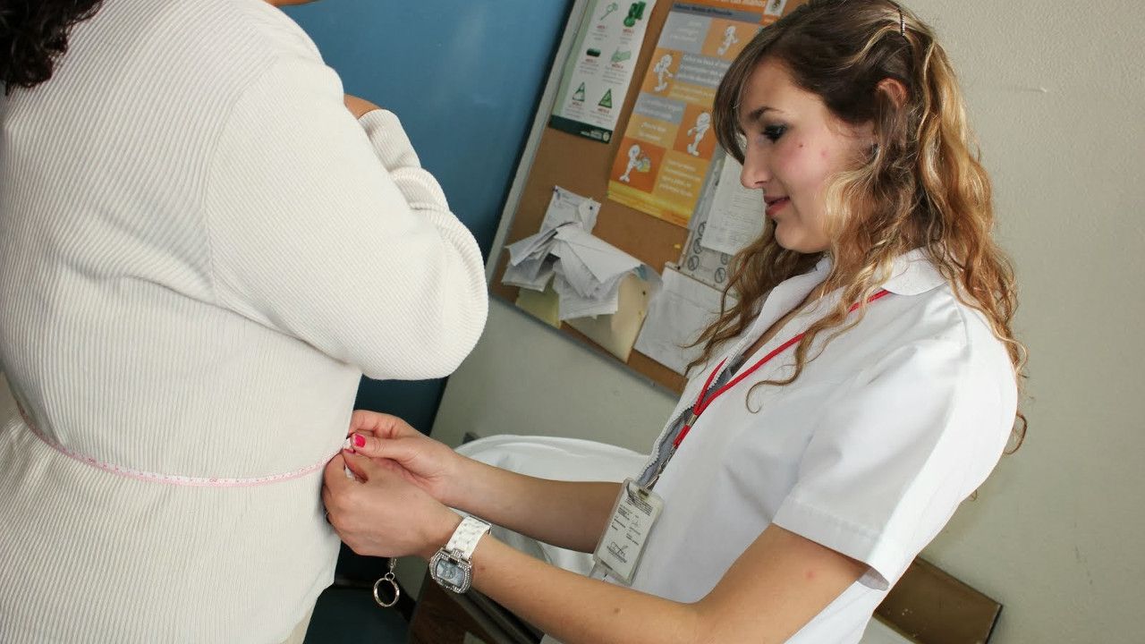 Preocupación. Los casos detectados en la planta de trabajadores del Estado en la capital provincial puso en alerta a las autoridades de Salud.