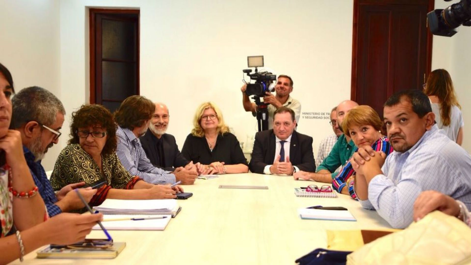 Los docentes, en la paritaria con la provincia.