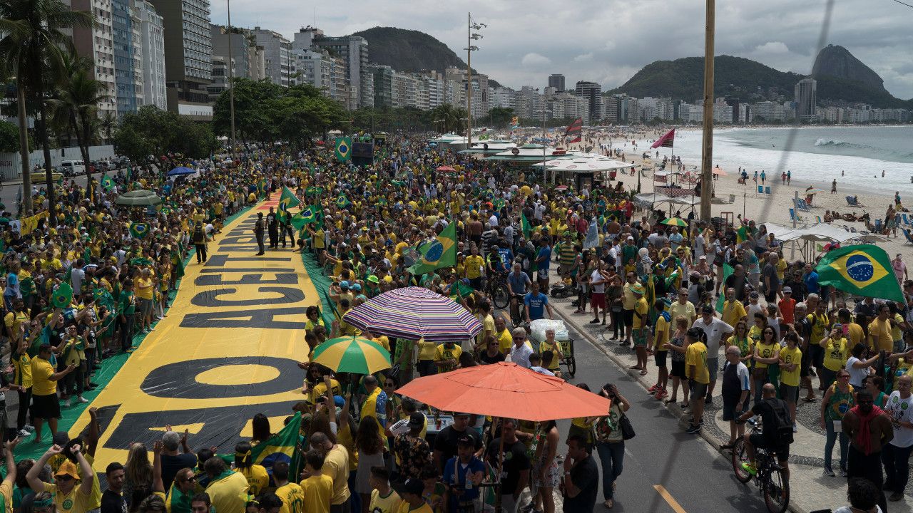 Hoy hubo una multitudinaria manifestación en apoyo a Bolsonaro en la orla de Copacabana.