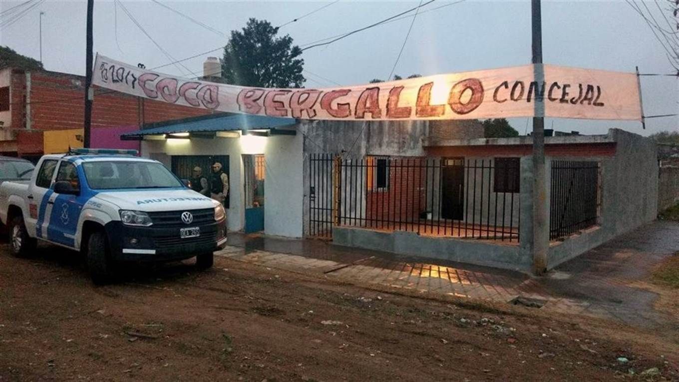 Detenido. El 7 de julio, Prefectura llegó a la casa donde vivía el candidato a concejal por el justicialismo. Detenido. El 7 de julio, Prefectura llegó a la casa donde vivía el candidato a concejal por el justicialismo.