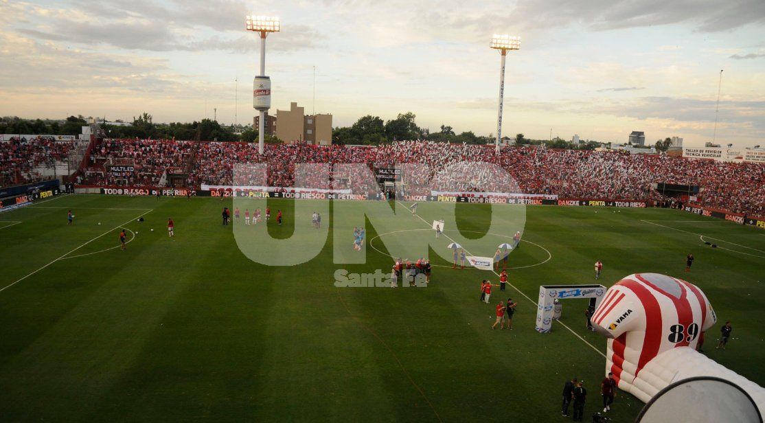 UNO Santa Fe / José Busiemi UNO Santa Fe / José Busiemi