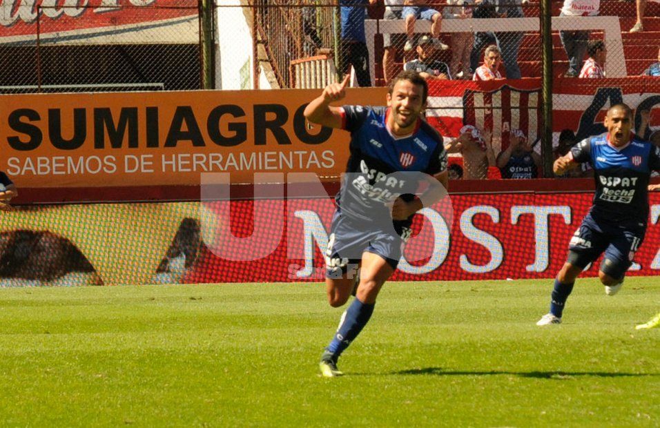 UNO Santa Fe / José Busiemi UNO Santa Fe / José Busiemi