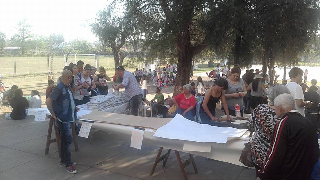 Convocatoria. Fue una fiesta familiar a la que muchos llegaron para colaborar con el joven.&nbsp;