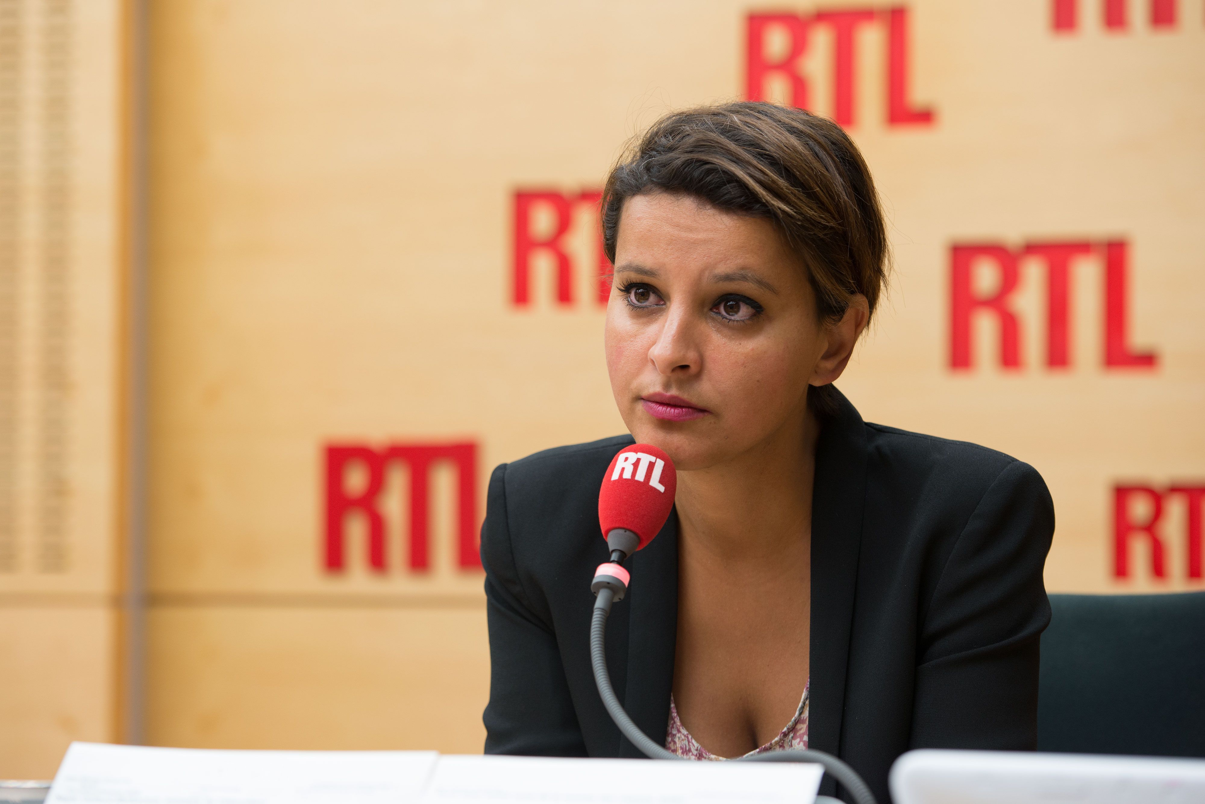 La Ministra de Educación, Najat Vallaud-Belkacem, adelantó la enseñanza de una segunda lengua extranjera al primer año de secundaria.