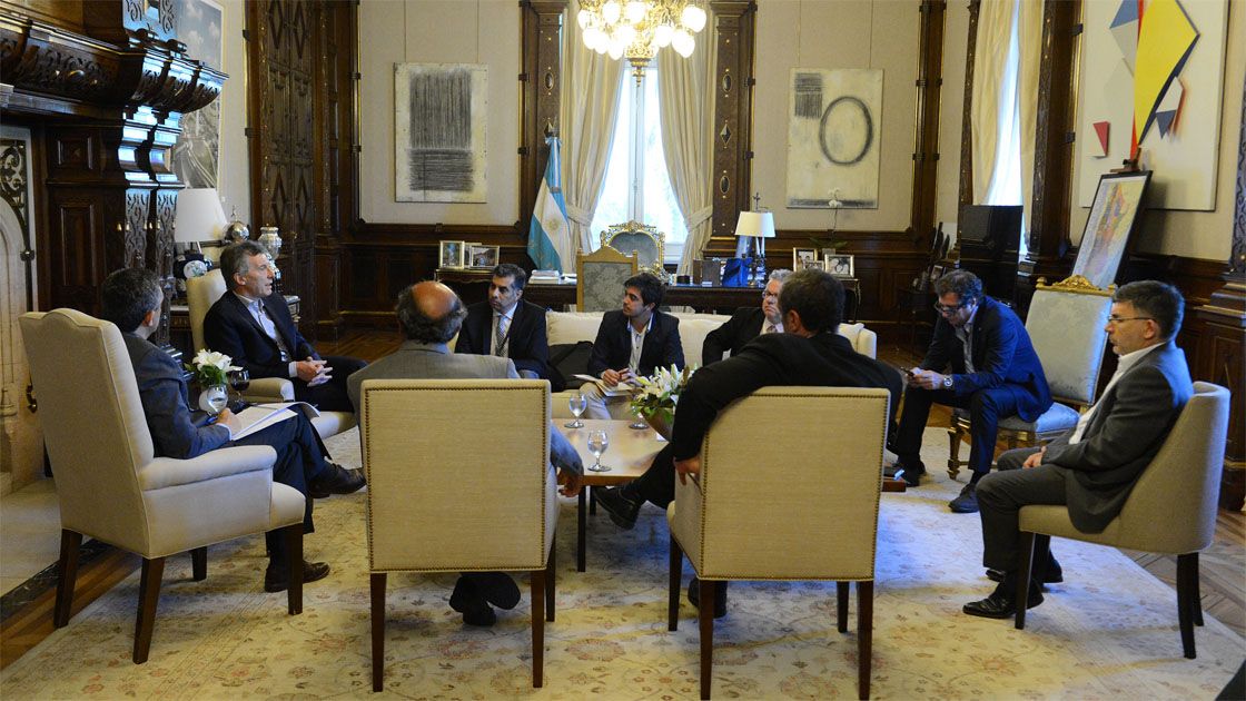 Planteo. &nbsp;En vez de pedir, que vengan a decir qué menos vamos a hacer para lograr el equilibrio.&nbsp;
