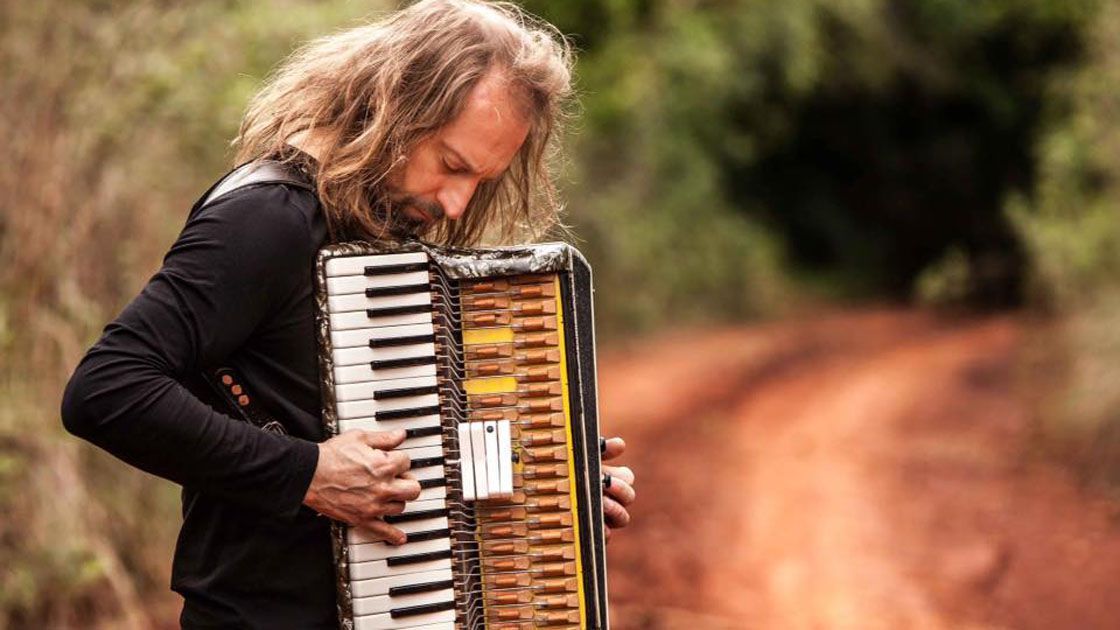 Encuentro.&nbsp;Chango Spasiuk y Rafael Gintoli vuelven a la región, y esta vez lo hacen juntos para presentar Suite del Nordeste junto a la Orquesta Sinfónica de Entre Ríos